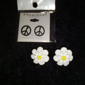Peace and Flowers 🌻 ☮️ earrings